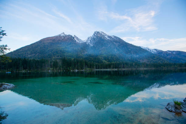 Der Hintersee, eingebettet in den sagenhaften Zauberwald