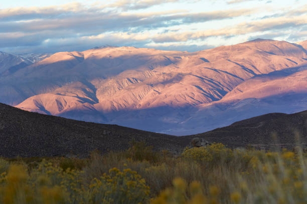 istock Eastern Sierra ridges painted by alpine glow at sunset. 2191490782