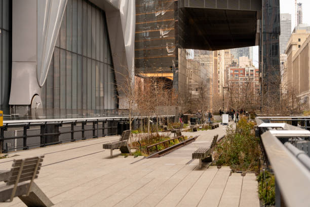 istock The High Line area in Manhattan 2191522705