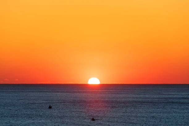 Sea sunrise landscape. rising sun