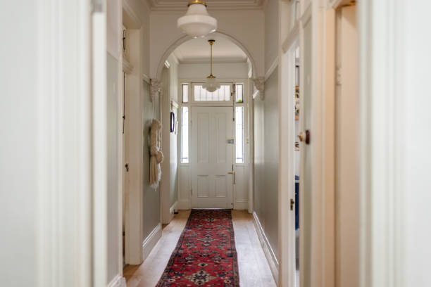 istock Elegant hallway view with arch and intricate carpet 2191586375