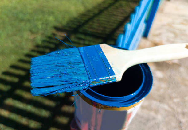 istock Flat brush beaver blue impregnated resting over can 2191603332