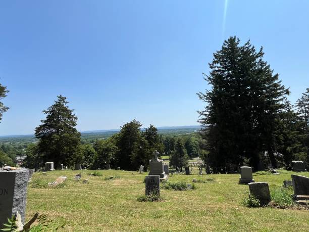 istock Hudson City Cemetery 2191682948