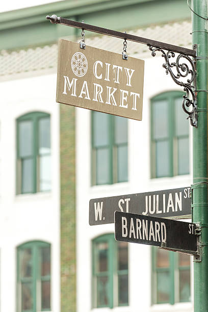 istock Savannah City Market sign 2191689809