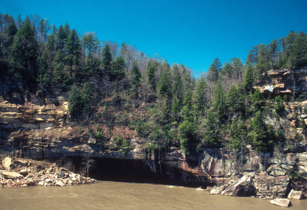 istock Cumberland River Cave - 1980 2191764195