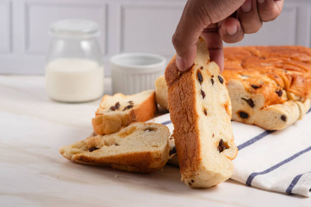 istock raisin whole wheat bread slices. 2191804050
