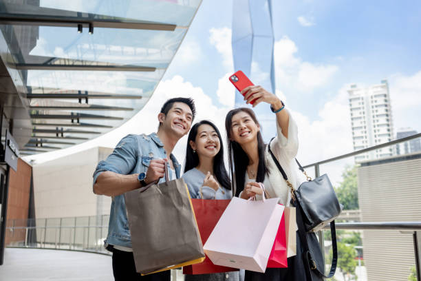 istock Selfie when shopping with friends 2191815244