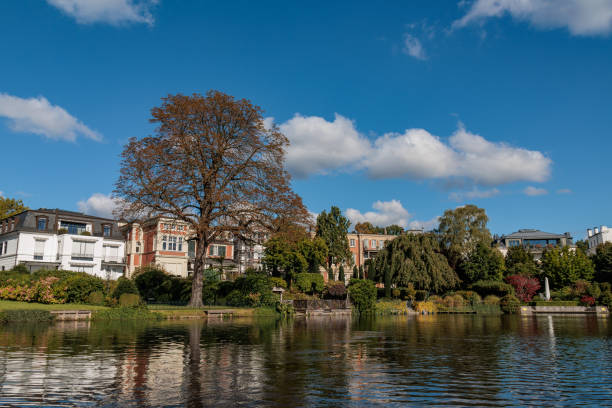 istock Herbst an der Alster in Hamburg 2191860059