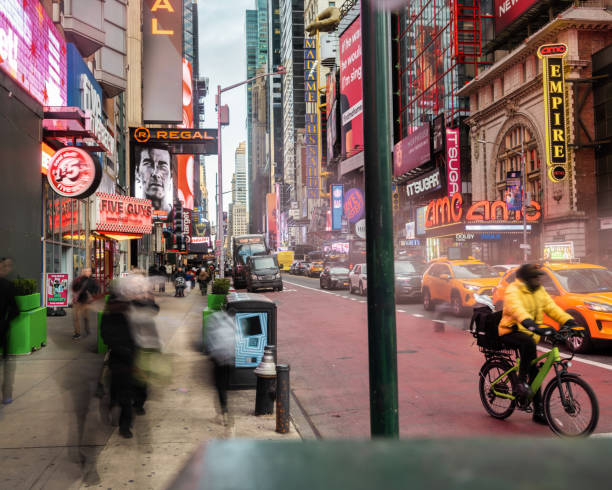 vibrant street life in manhattan