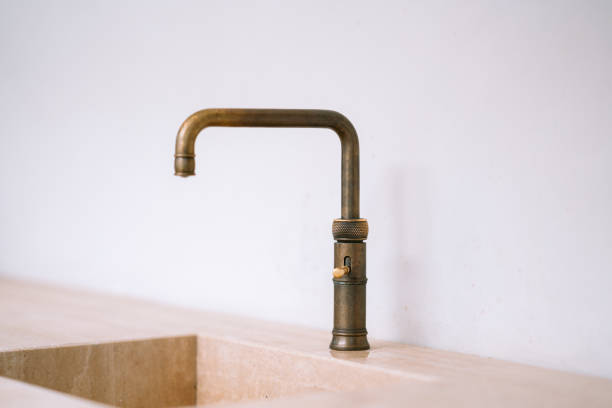 Retro style hotel room faucet with personal care cosmetic bottles