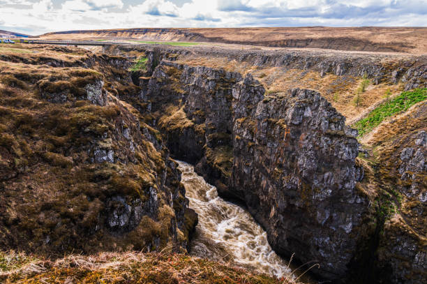 Kolugljúfur Canyon e Kolufoss nature sceneries, Iceland