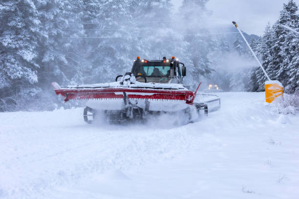 istock Snow groomer ratrack machine, ski slope 2192006406