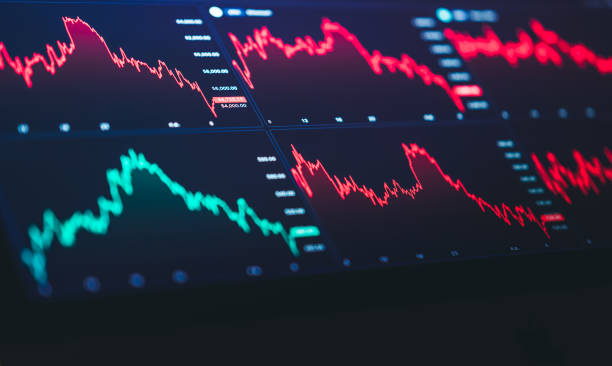 istock Finance expert theme smart investing with AI data assisting to protect risk and growth her wealth with big data 2192021327