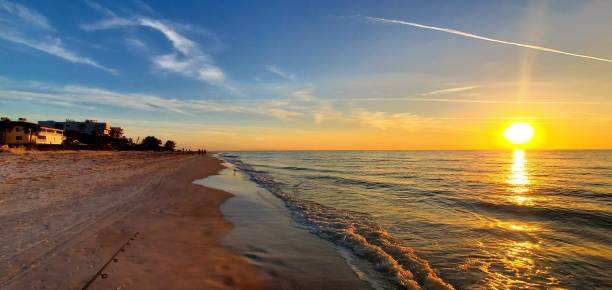 istock Sunset Indian Rocks Beach 12/5/24 2192072511