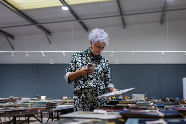 istock Preparing Vintage Items for the Auction 2192138431