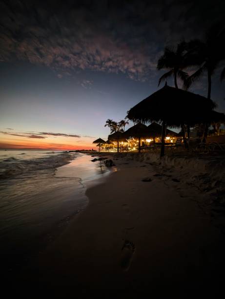 istock Aruba sunset along the coastline 2192177148
