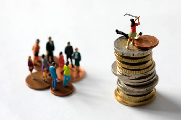 istock Abstract image of economic inequality 2192193561