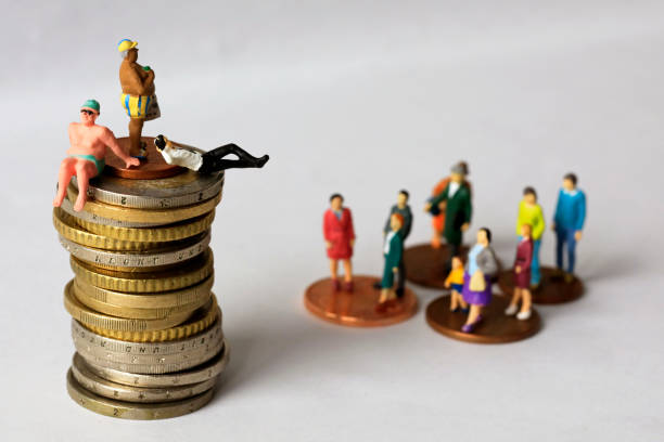 istock Abstract image of economic inequality 2192193592
