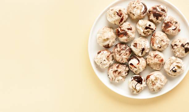 istock Chocolate meringue cookies 2192226349