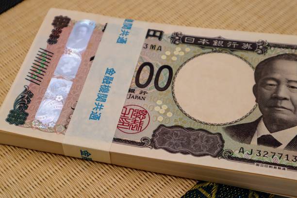 istock A wad of bills on the tatami 2192337337