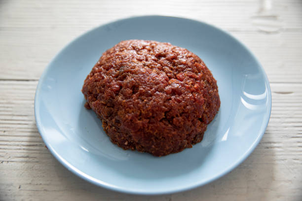 beef steak tartare plate