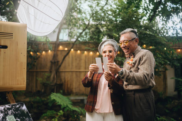 istock senior fashion photo booth 2192456421