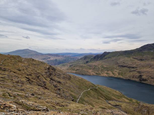 istock Mount Snowdon / wydffa 2192480626