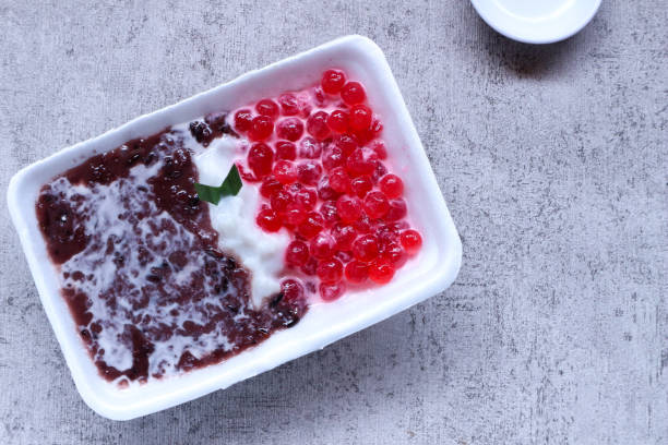istock Indonesian Dessert: Black Sticky Rice Porridge with Pearl Sago 2192488933