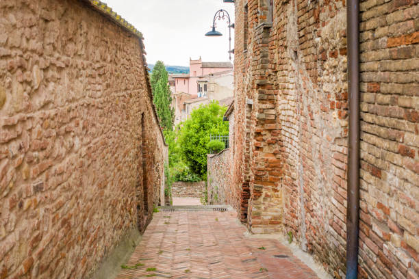istock Exploring the charming medieval alleys of certaldo 2192692738