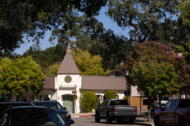 istock Saratoga California 2192701091