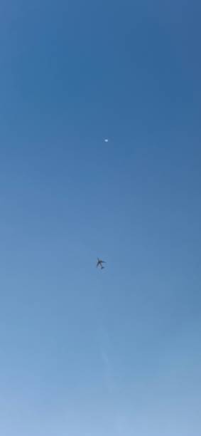 istock Fly me to the moon 2192752594