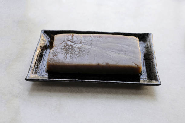Konjac yam cake mixed with seaweed