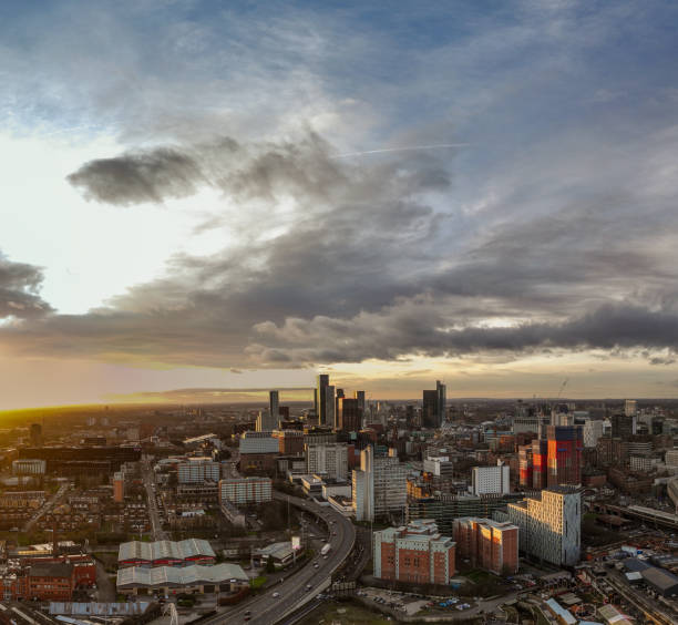 istock Mancheter cityscape at dusk with skyline features 2192893631