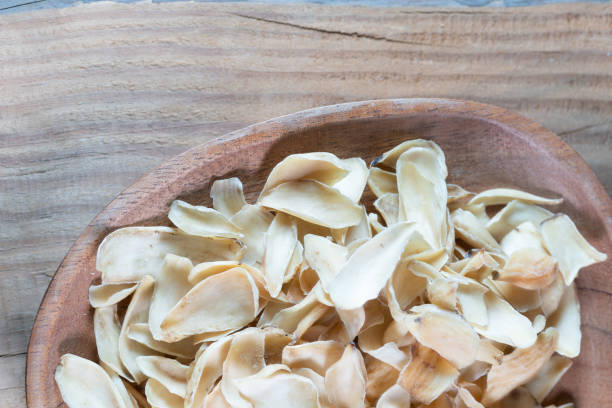 Dried lily bulb