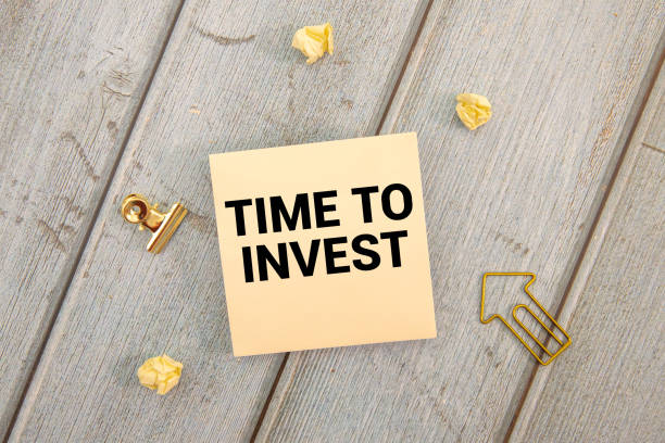 istock Time To Set Goals text message on paper card 2193020849