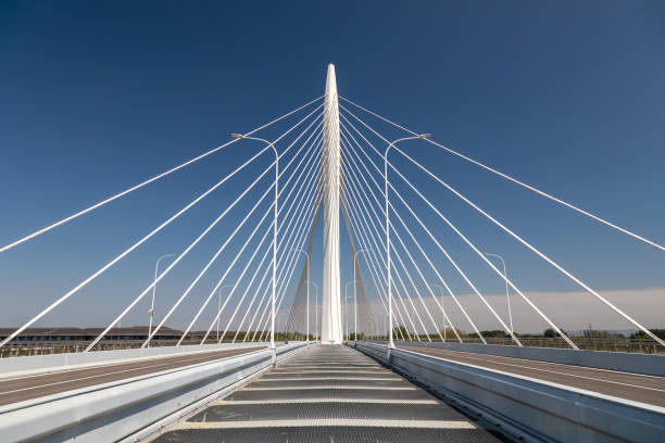 istock The magnificent and grand bridge 2193023783