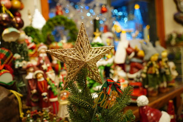 istock Big gold star and sparkling Christmas decorations 2193043901