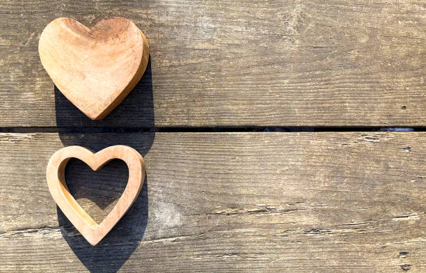 istock Valentine2heartBridgeLft 2193157179