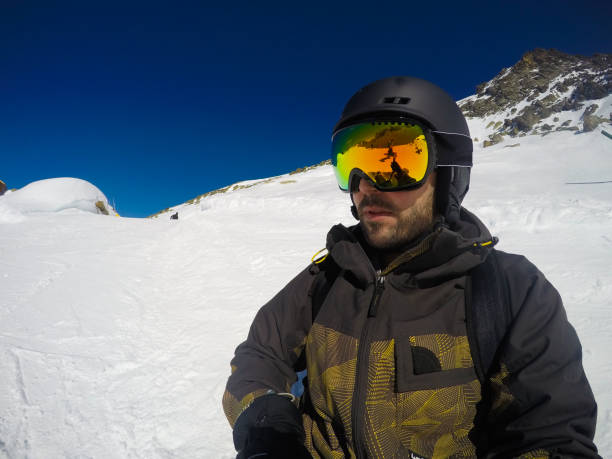 SOLO TRAVEL: snowboarding ans Ski in the Alps