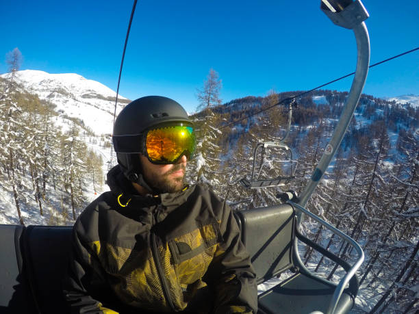 istock SOLO TRAVEL: snowboarding ans Ski in the Alps 2193247243