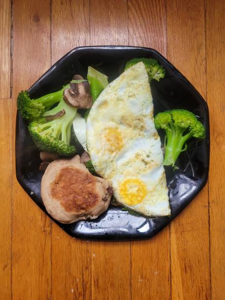 Omelet with broccoli and English muffin