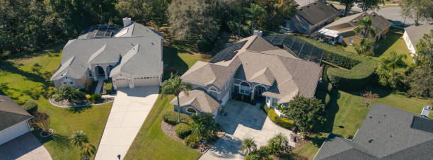 istock Solar Powered Home - Orlando Florida Neighborhood 2193366094