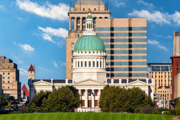 istock Old Courthouse in St. Louis, Missouri 2193559973