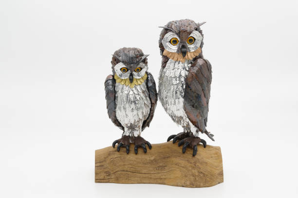 istock Owl parent and child figure (metal figure) 2193635961