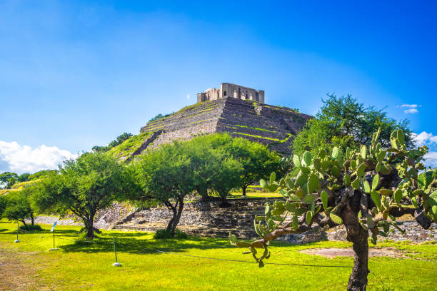 istock El Pueblito pyramid in Queretaro, surrounded by green vegetation 2193701948