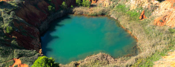 istock Cava di Bauxite, Puglia 2193817473