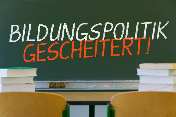 Symbolic image: Chalkboard in the classroom with German chalk writing \