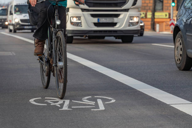 istock bike_symbol 2193875451