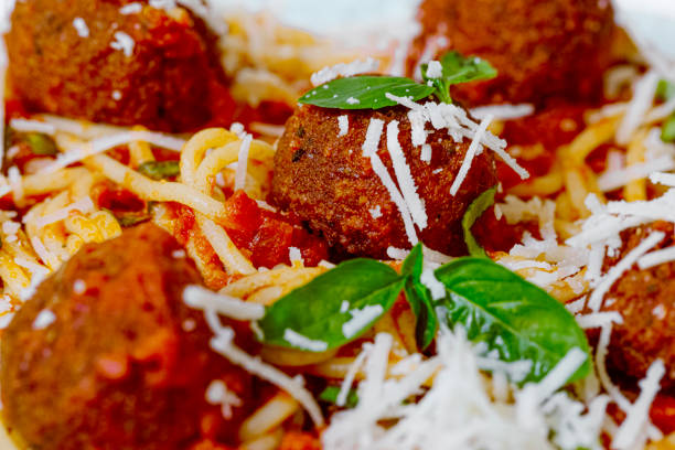 Spaghetti with falafel balls