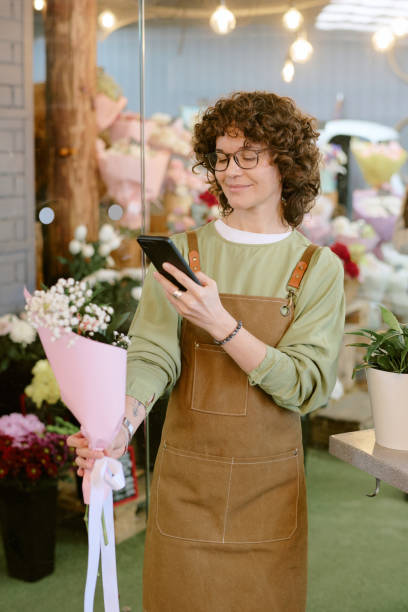 istock Florist Shooting New Bouquet 2193999403